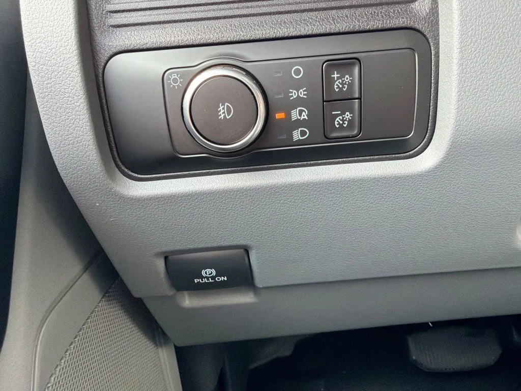 New 2026 Oxford White Ford F-550® XL image 16