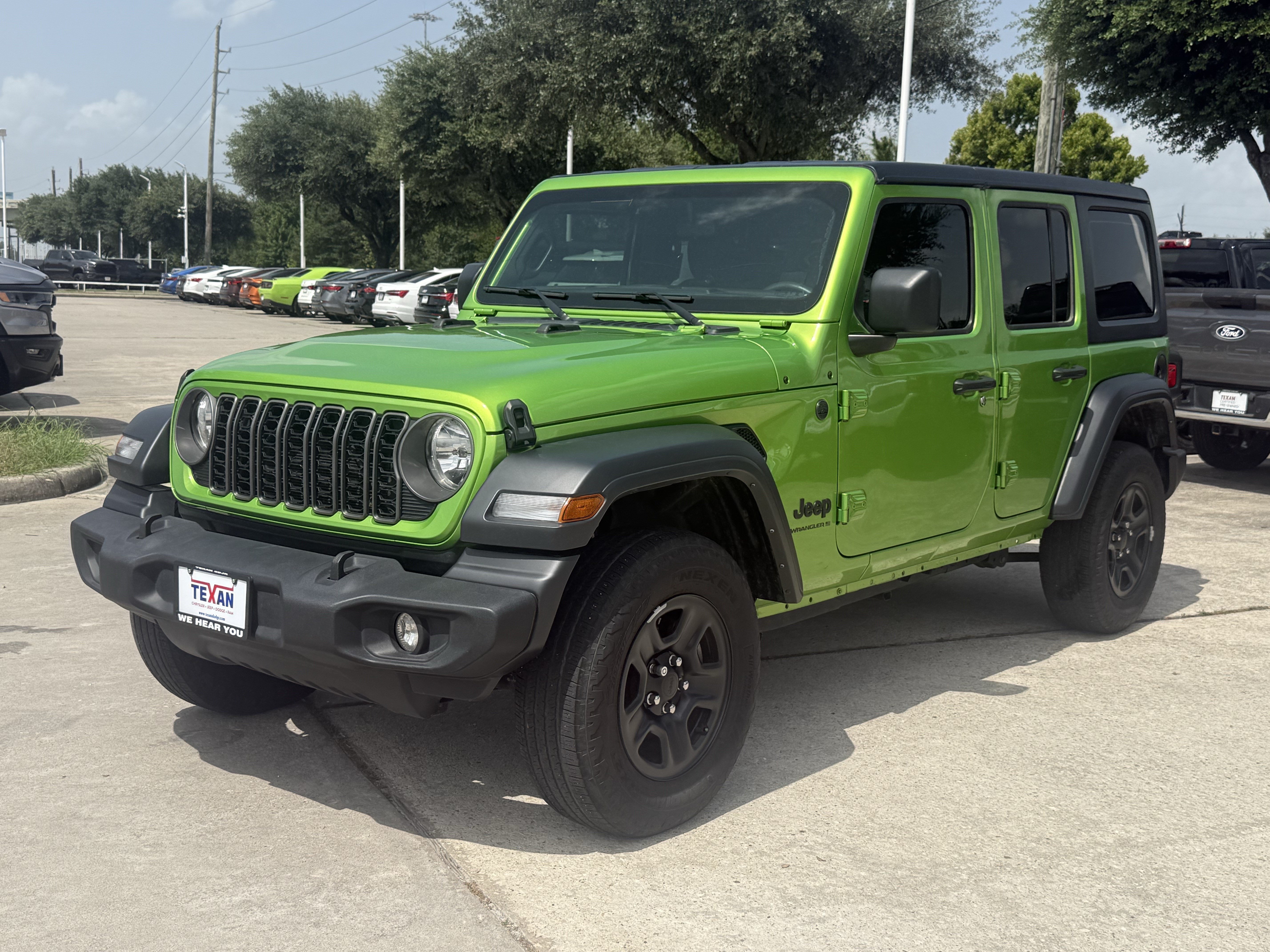 Used 2025 Mojito Clearcoat Jeep Sport image 9