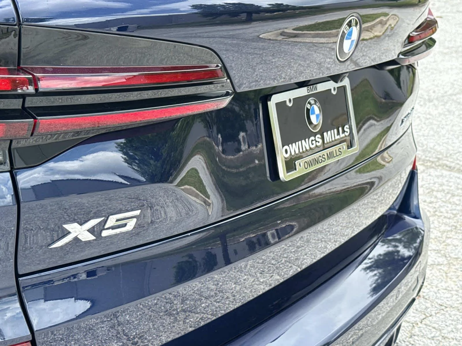 Used 2024 Tanzanite Blue II Metallic BMW xDrive40i image 11