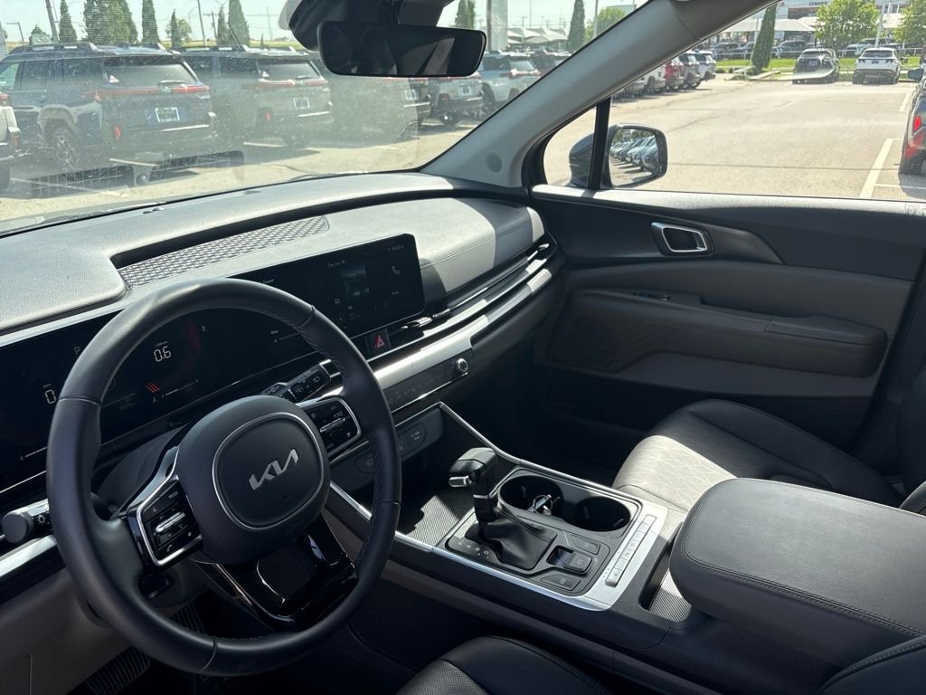 Used 2026 Gray Kia LXS image 4