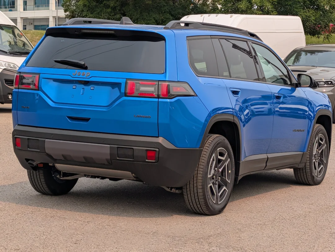 New 2026 Blue Jeep Laredo - - 4x4 - 1.6L Turbo Hybrid - Uconnect 5 w/ 12.3 Screen & More! image 8