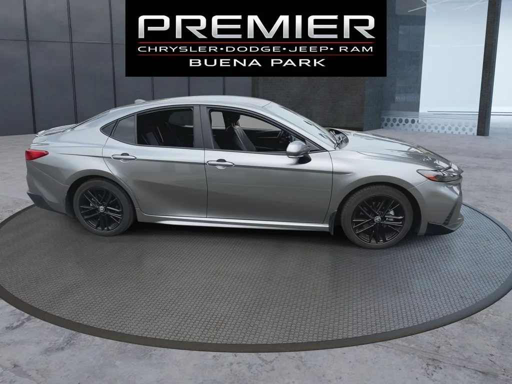 Used 2025  Toyota SE image 9