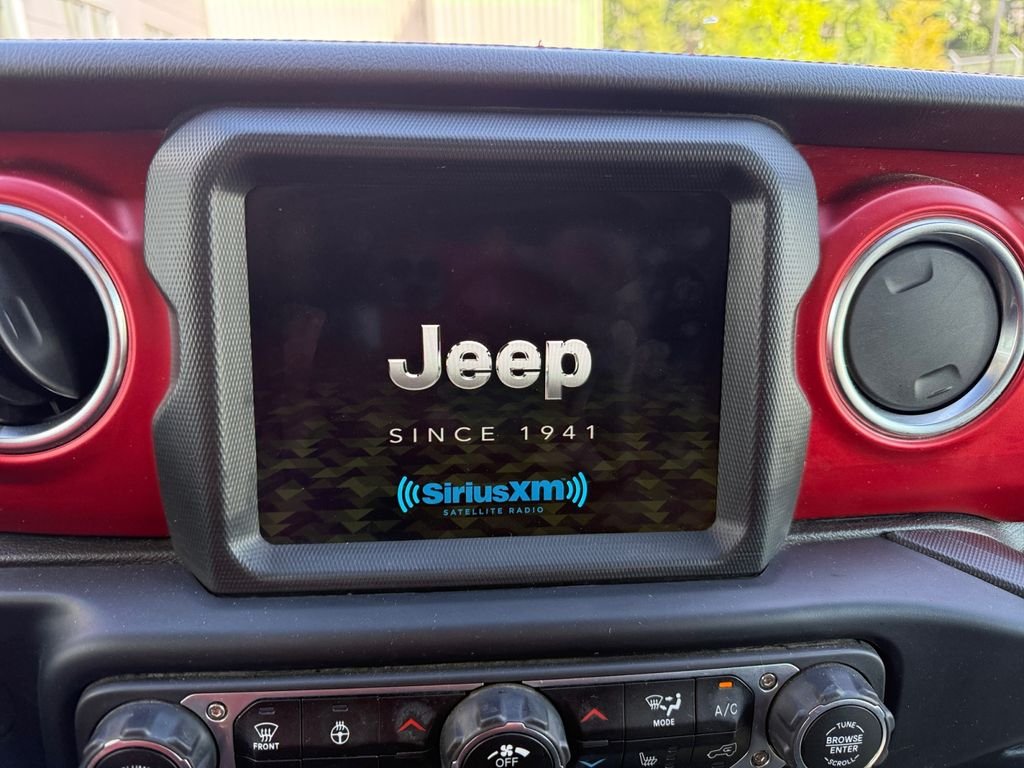 Used 2022 Beige Jeep Unlimited Rubicon image 22
