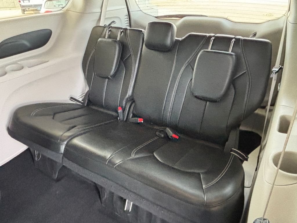 2024 Chrysler Pacifica Touring L - Photo 22
