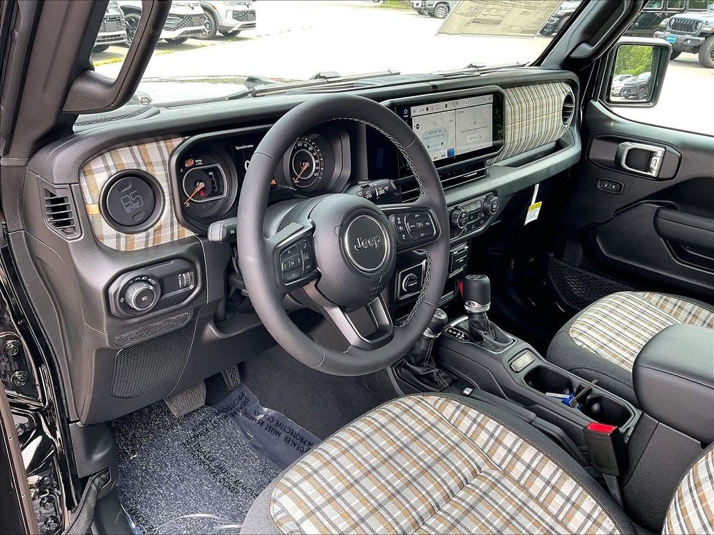 New 2026 Black Clear-Coat Exterior Paint Jeep  image 9