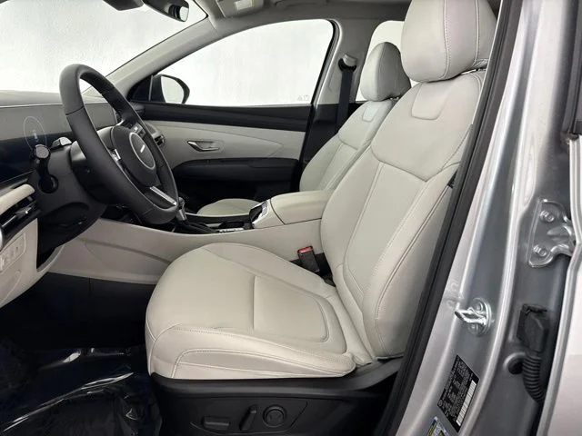 Used 2025 Silver Hyundai SEL Convenience image 27