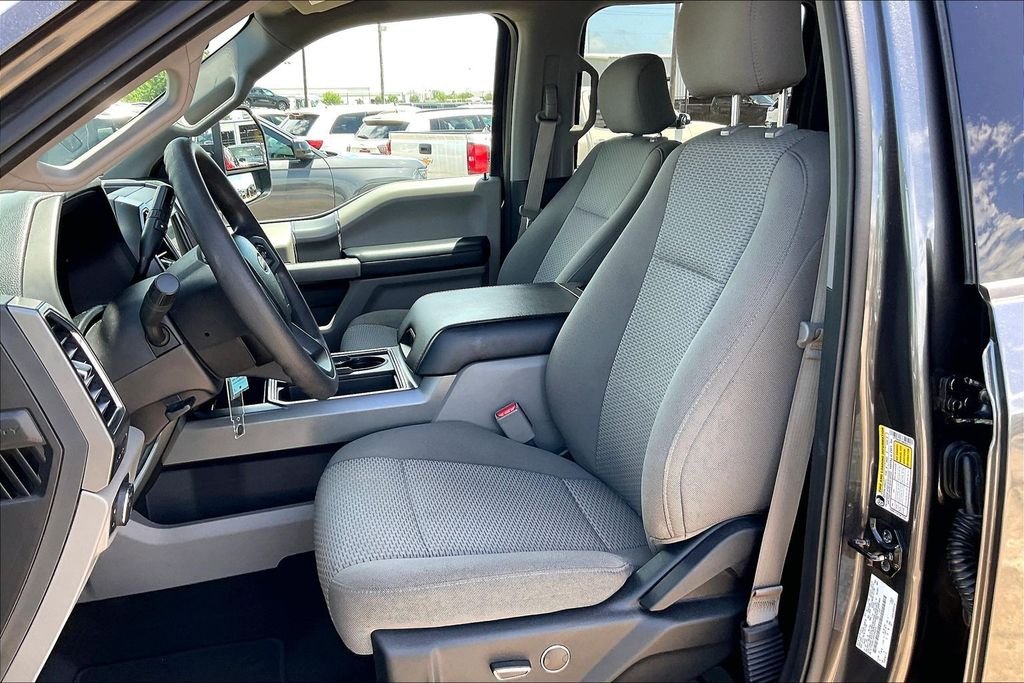 Used 2017 Magnetic Metallic Ford XLT image 18