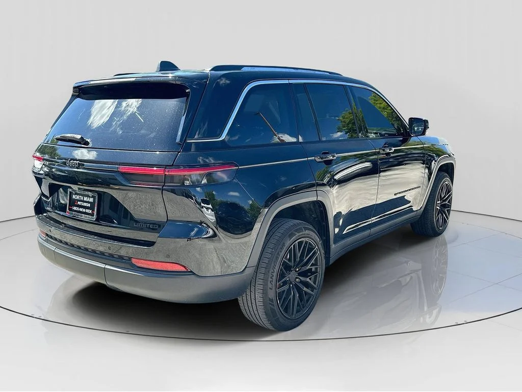 Used 2022 Black Jeep Limited image 7