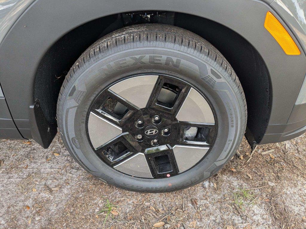 New 2027 Gray Hyundai SEL image 10