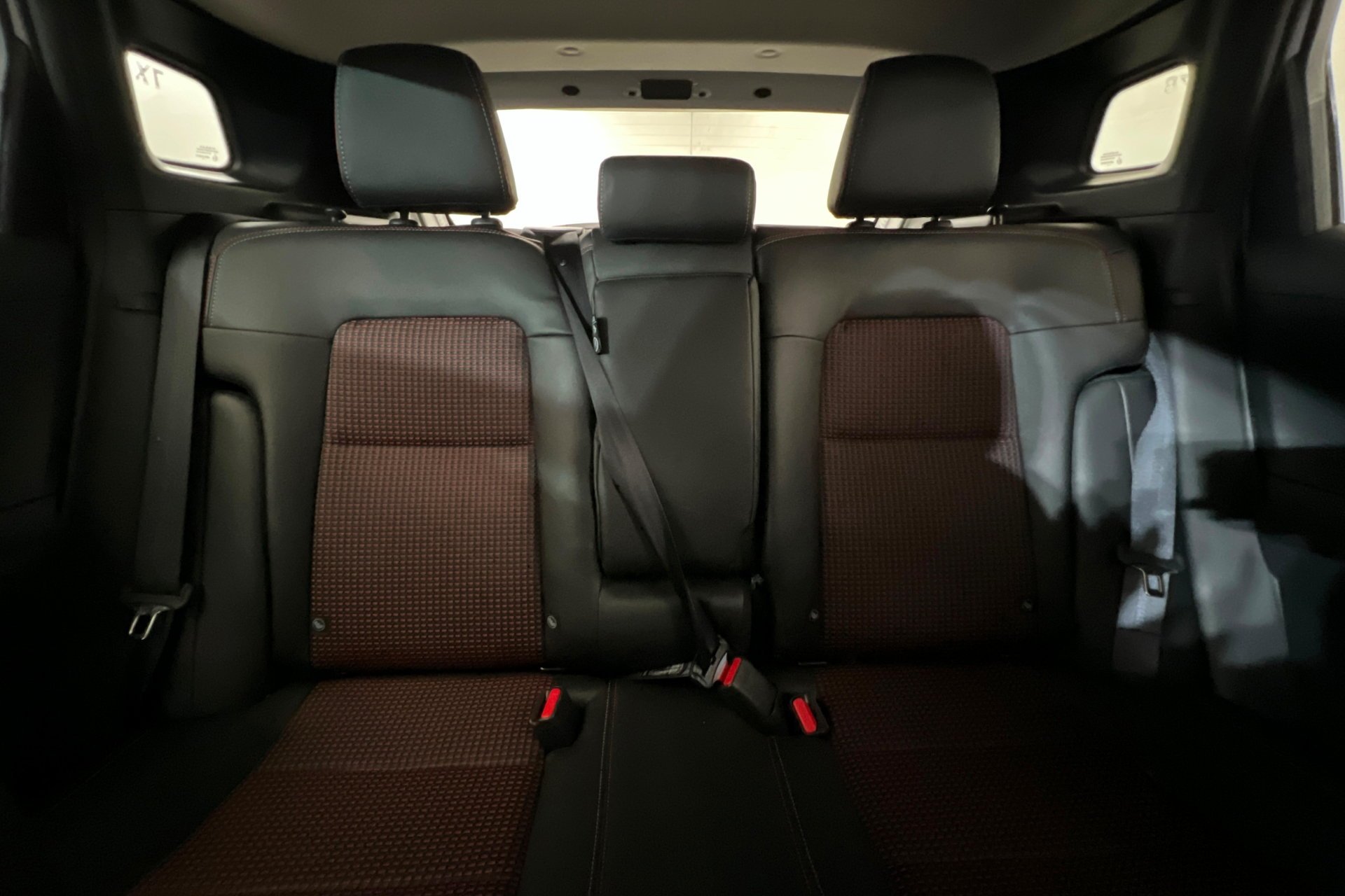 New 2026 Aspen White TriCoat / Super Black Two-tone Nissan SR image 26