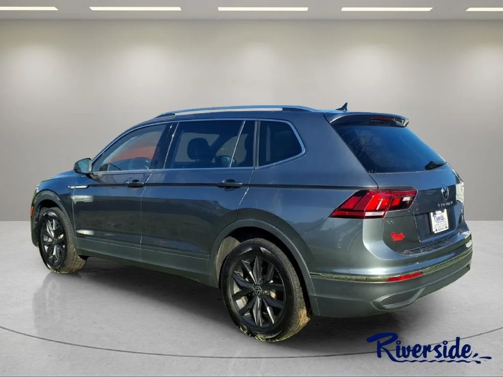 Used 2024 Gray Volkswagen 2.0T SE image 4