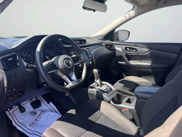 Used 2021 Black Nissan S image 9