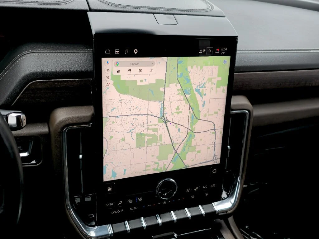 2025 GMC Yukon Denali Ultimate - Photo 15