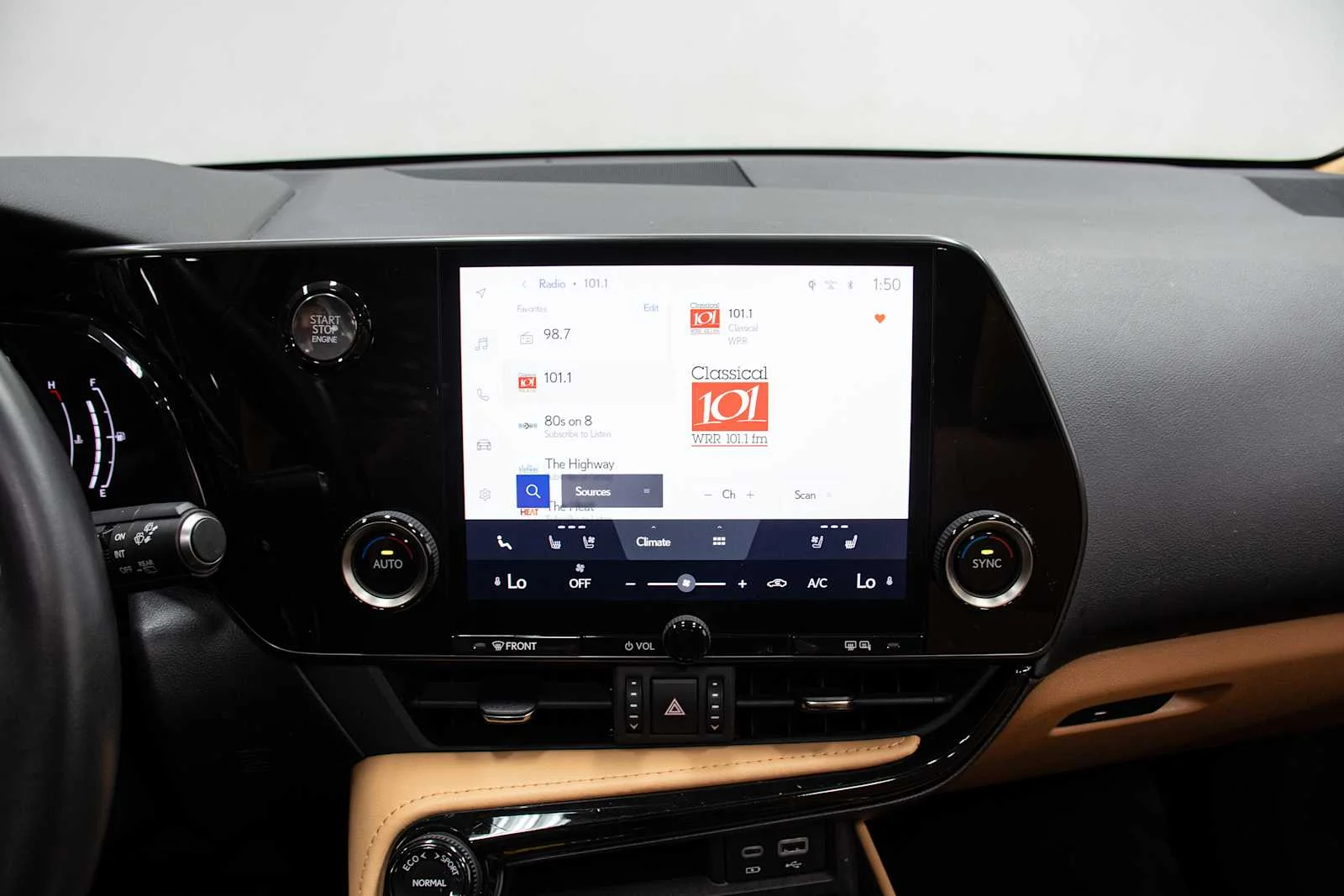 Used 2025 Copper Crest Lexus Premium image 17