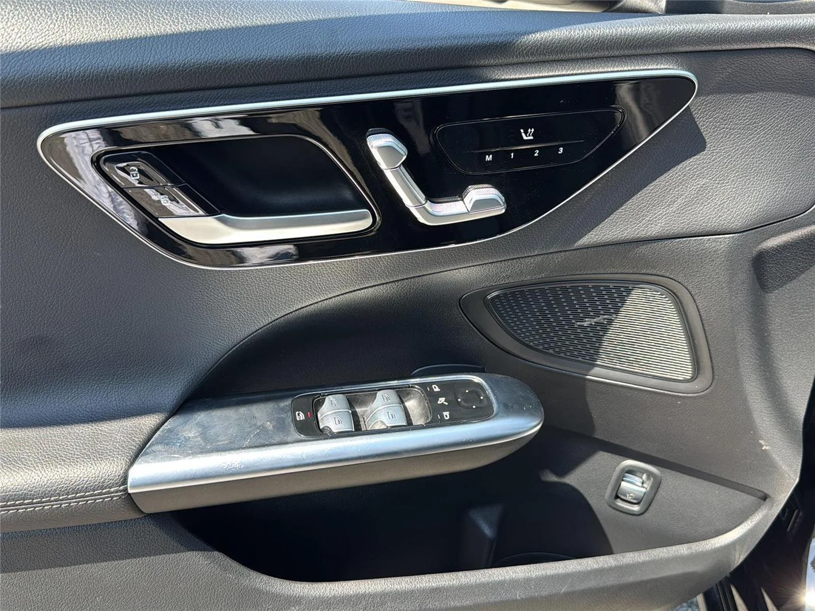 2025 Mercedes-Benz C-Class Sedan C 300 - Photo 11