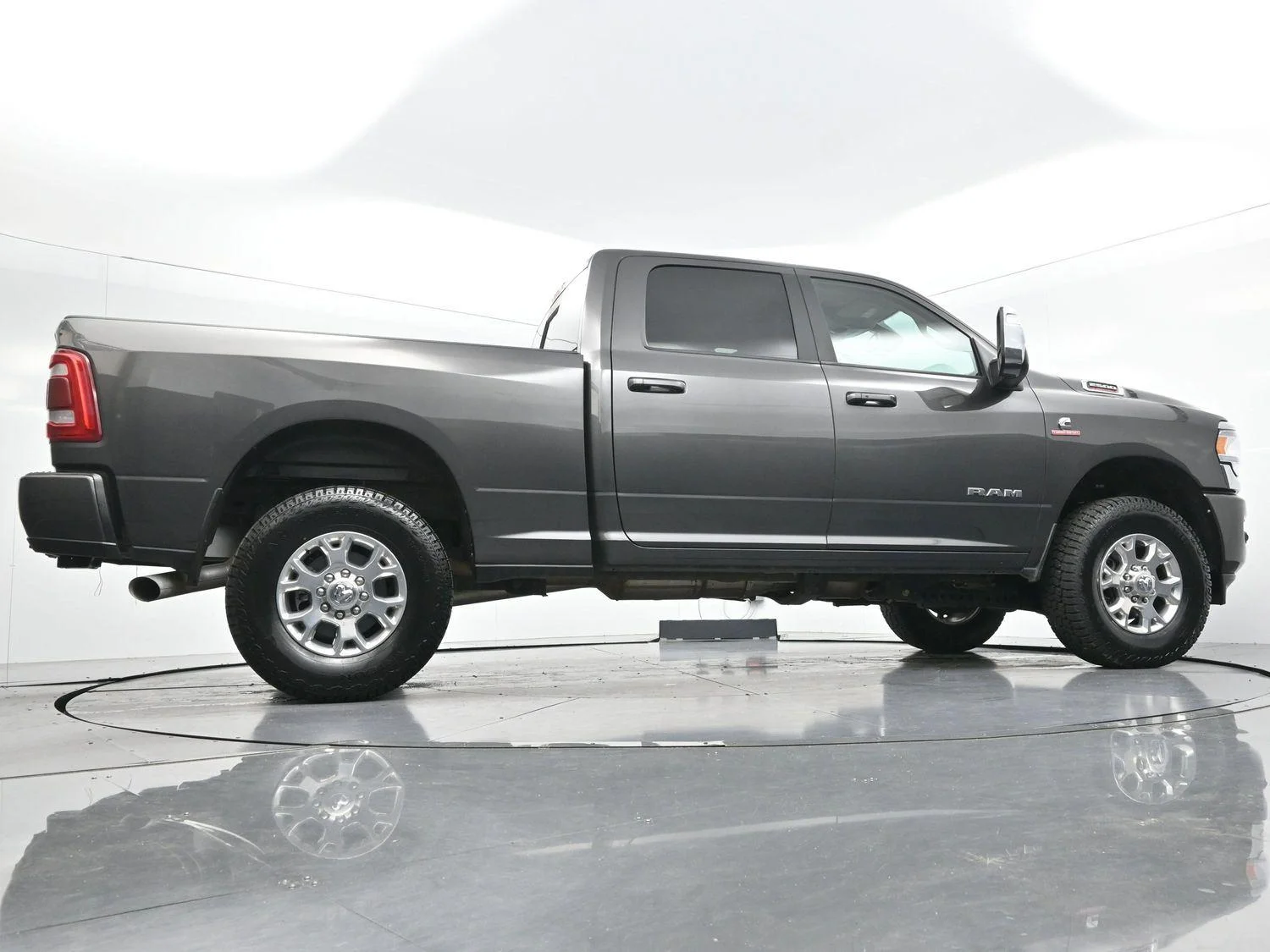 Used 2024 Granite Crystal Metallic Clearcoat Ram Laramie image 47