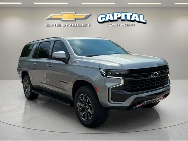 Used 2023 Gray Chevrolet Z71 image 7