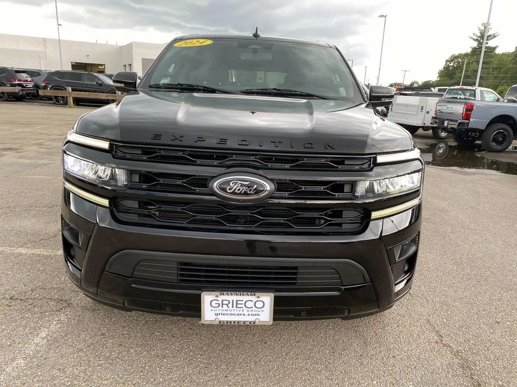 Used 2024 Black Metallic Ford Limited image 11