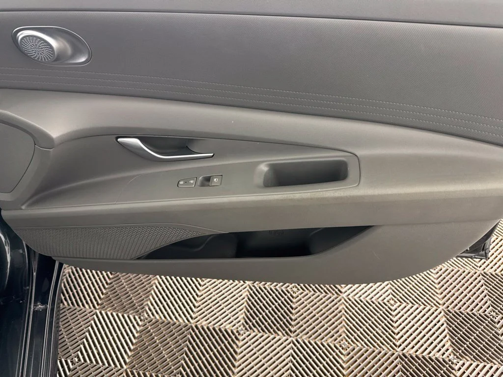 Used 2022 Gray Hyundai SEL image 21