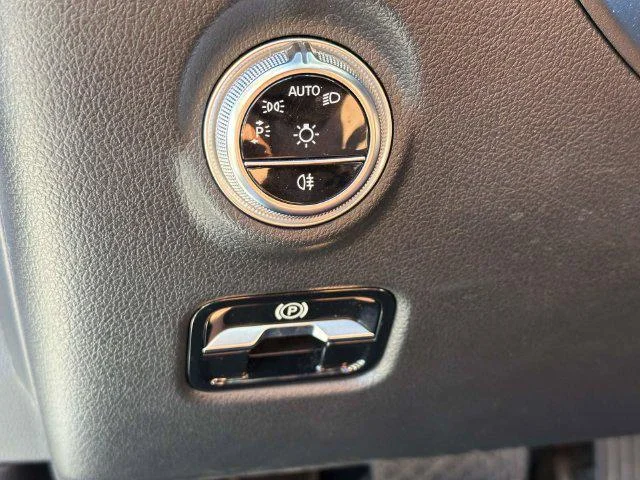Used 2023 Polar White Mercedes-Benz 4MATIC® Sedan image 20