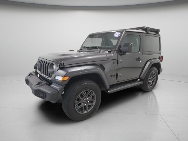 Used 2025 Granite Crystal Metallic Clearcoat Jeep Sport S image 3