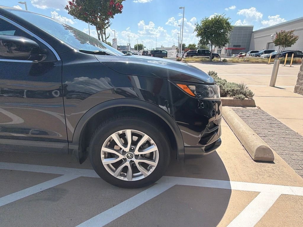 Used 2022 Black Nissan S image 8