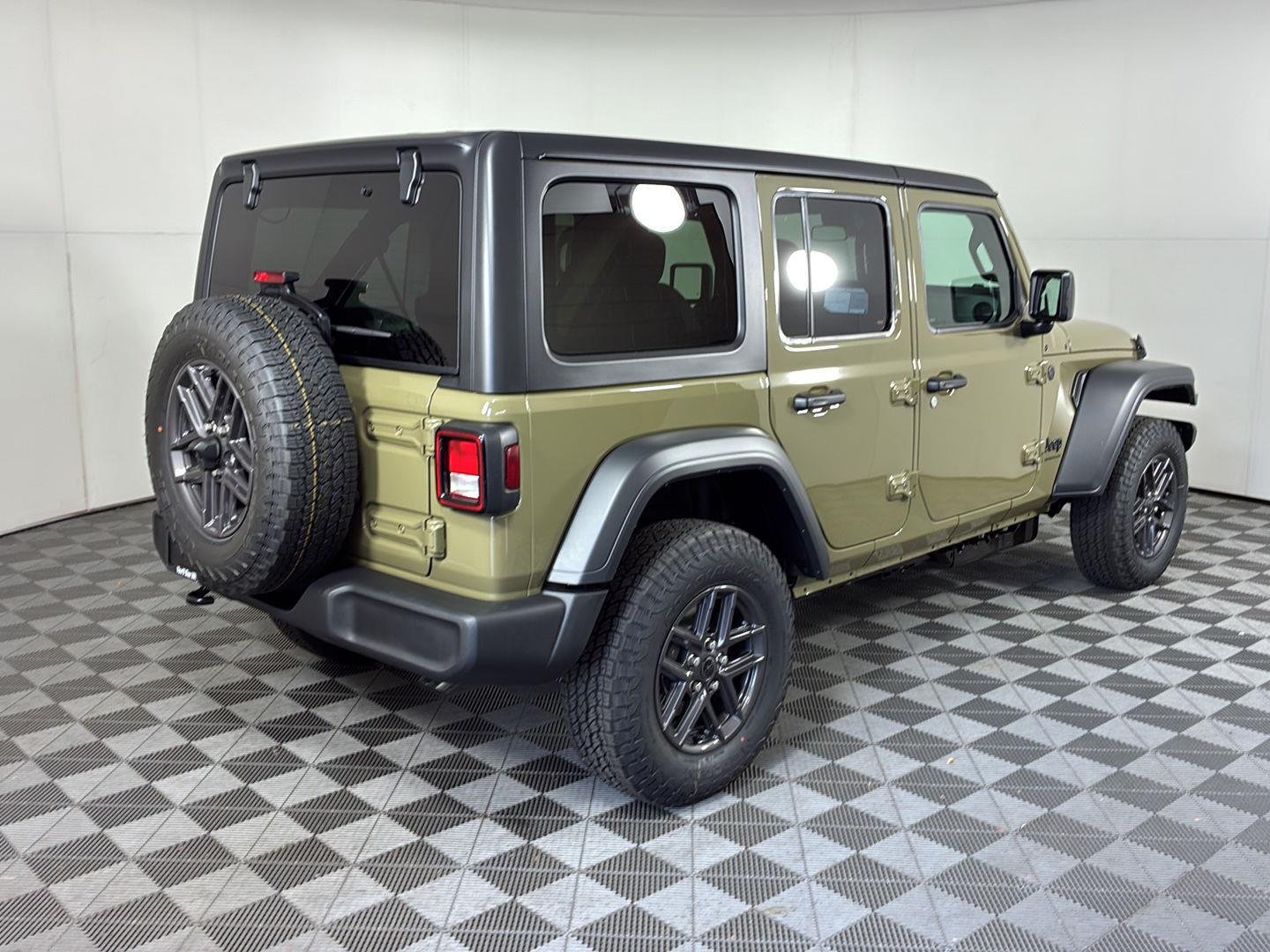 New 2027 41 Paint Jeep Sport S image 4