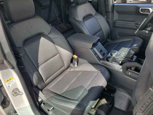 New 2026 White Ford BIG BEND 4 DOOR image 17