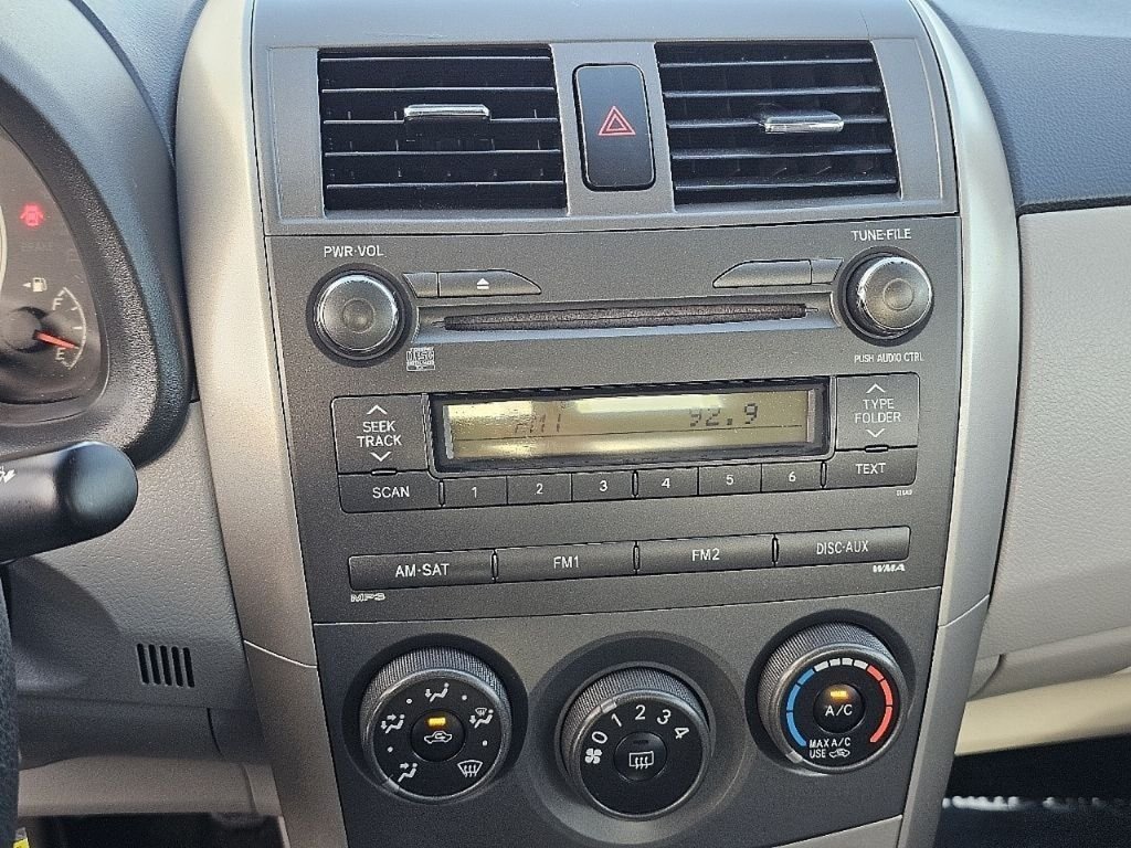 Used 2011 Classic Silver Metallic Toyota LE image 35