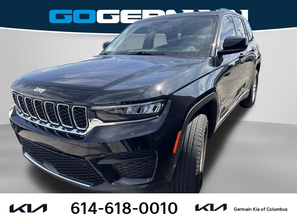 Used 2023 Black Jeep Laredo image 1
