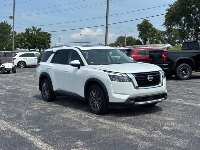 Used 2025 White Nissan SL image 7