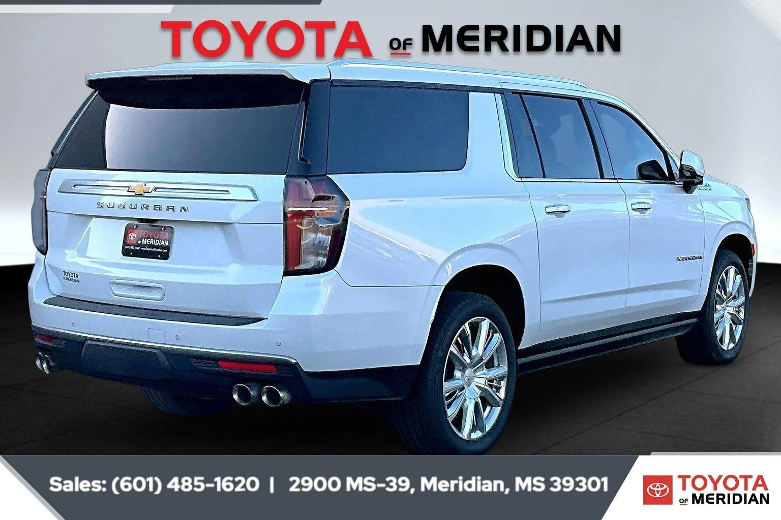 Used 2022 Iridescent Pearl Tricoat Chevrolet High Country image 10