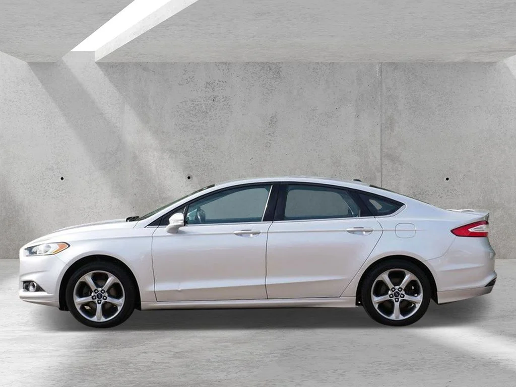 Used 2014 Silver Ford SE image 5