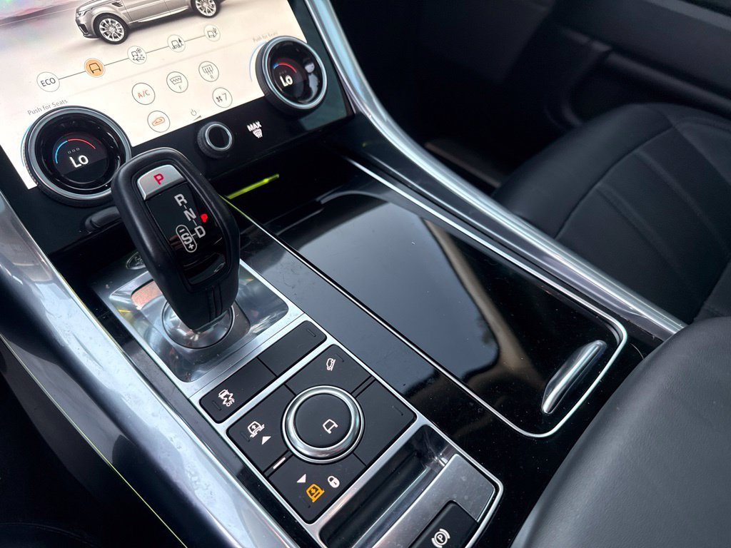 Used 2022 Black Land Rover HSE Silver Edition image 21