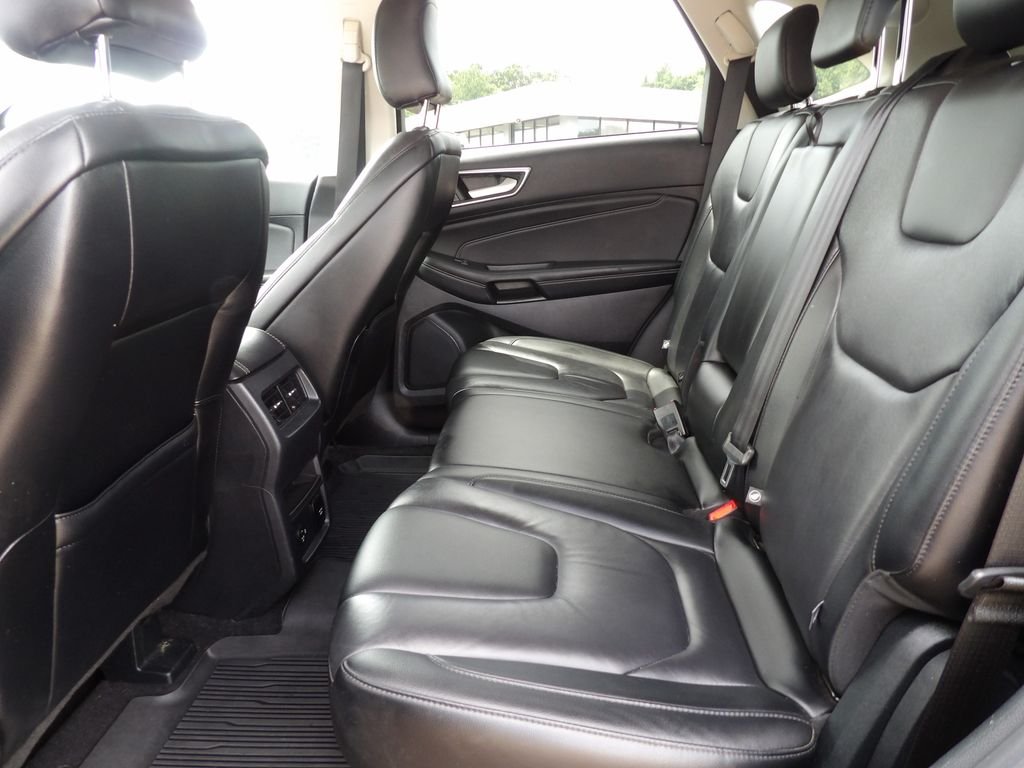 Used 2022 Black Metallic Ford Titanium image 23