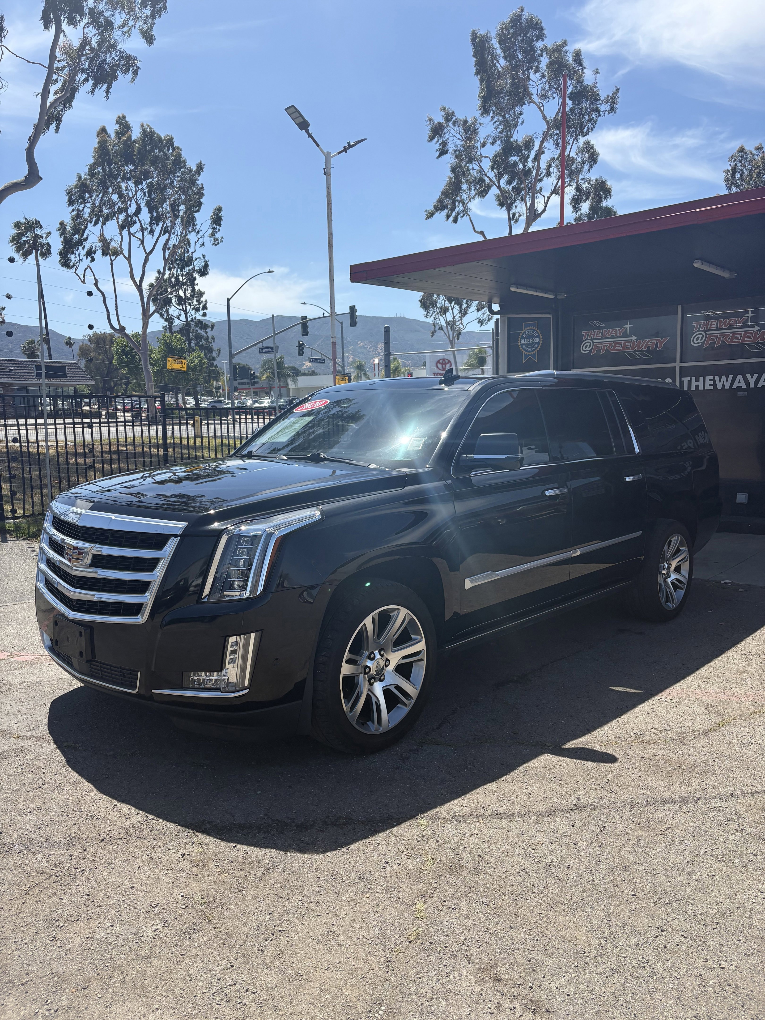 2020 Cadillac Escalade ESV AWD Premium Luxury's photo