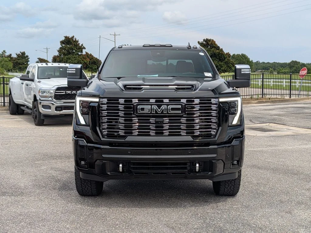 Used 2025 Black GMC Denali Ultimate image 8