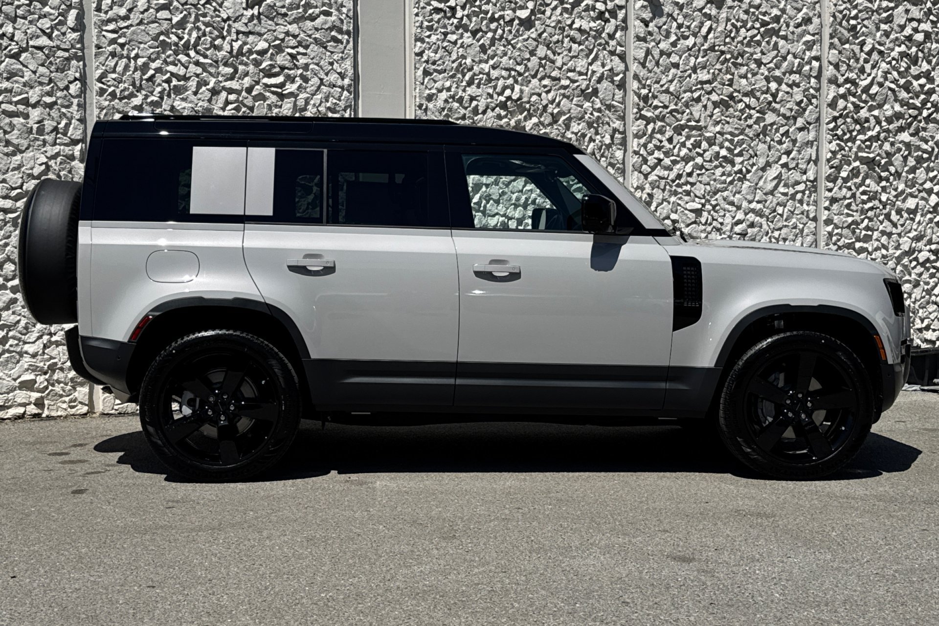 New 2026 Borasco Grey Land Rover S image 8