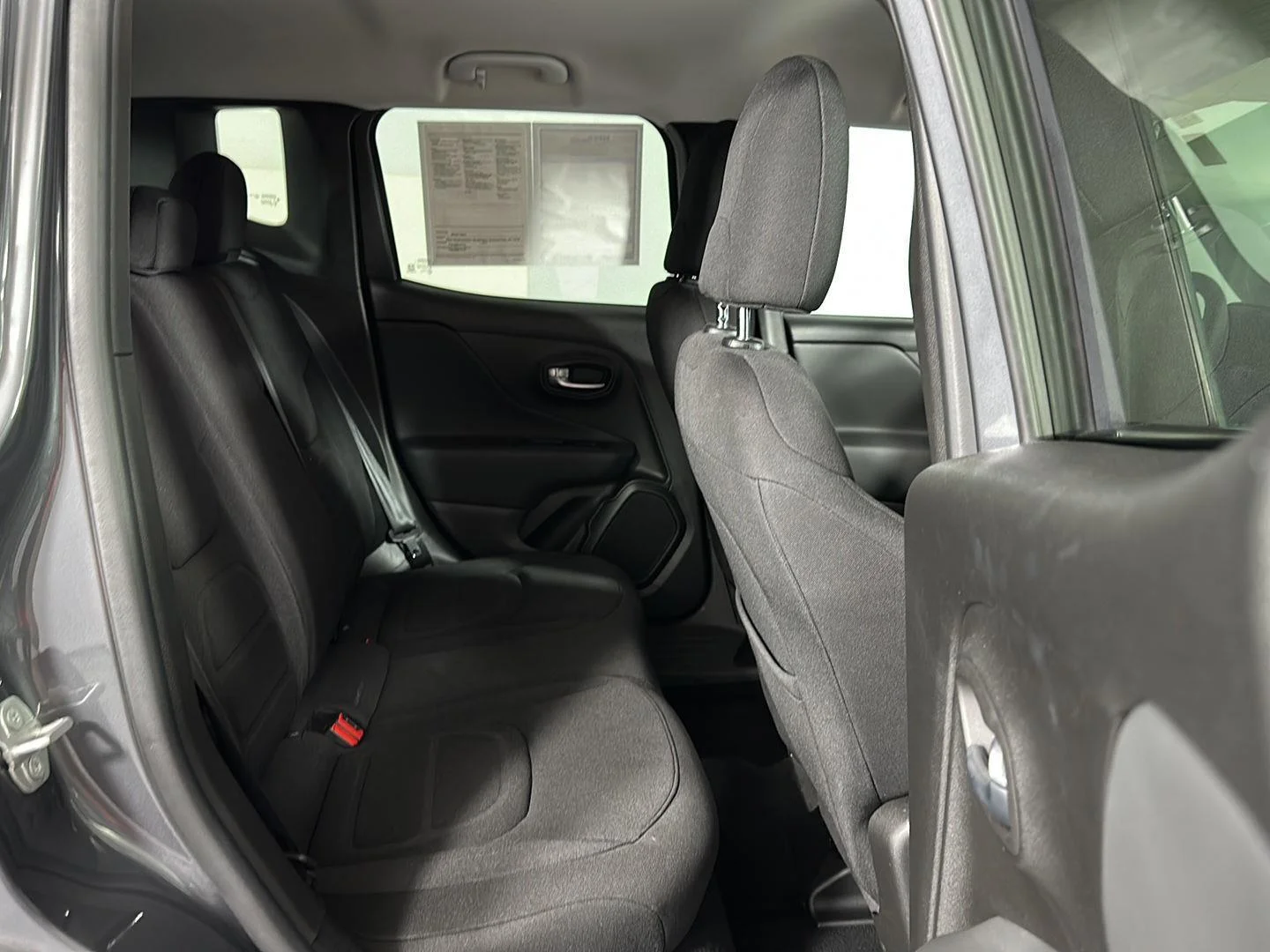 Used 2022 Graphite Gray Jeep Latitude image 29