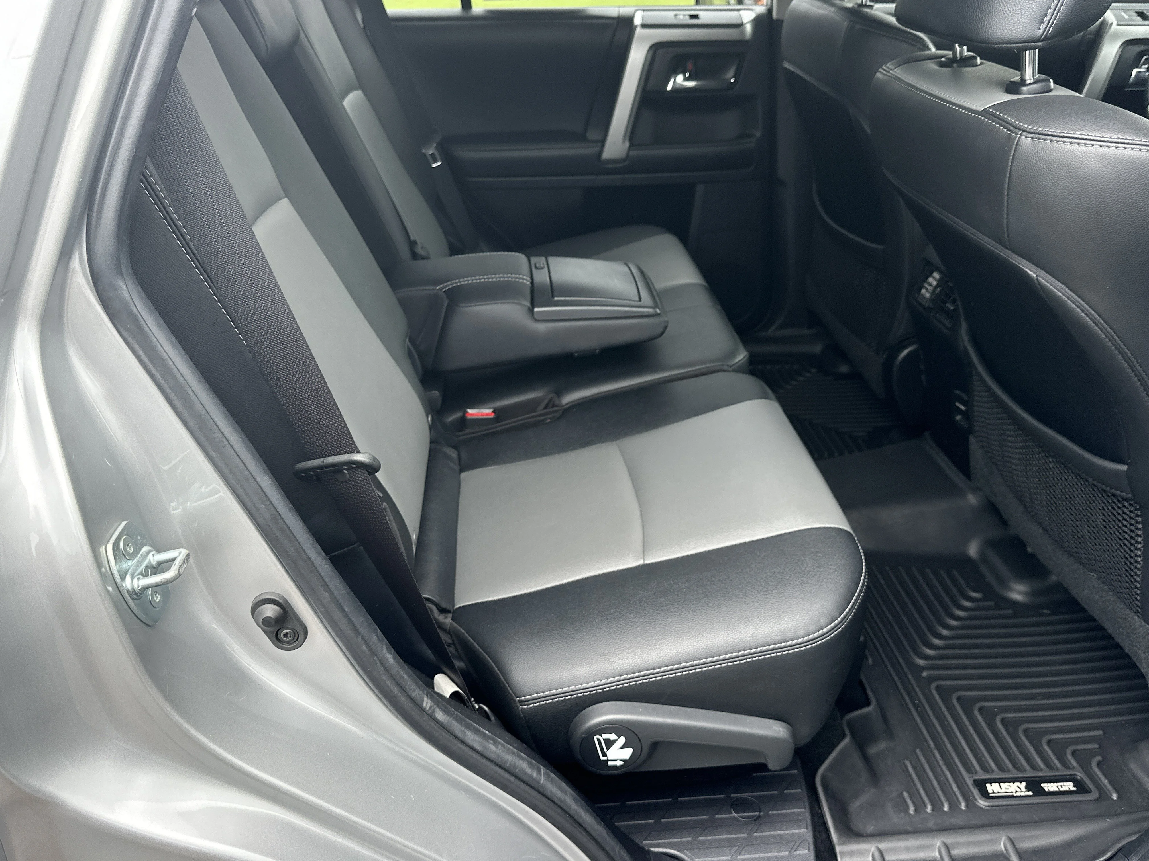 Used 2019 Classic Silver Metallic Toyota SR5 Premium image 15