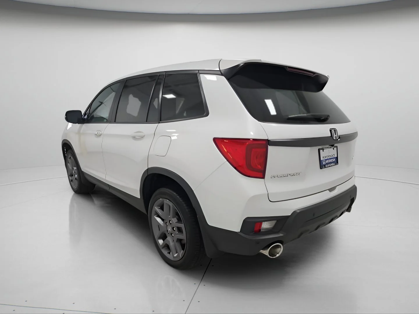 Certified Used 2023 Platinum White Pearl Honda EX-L image 5