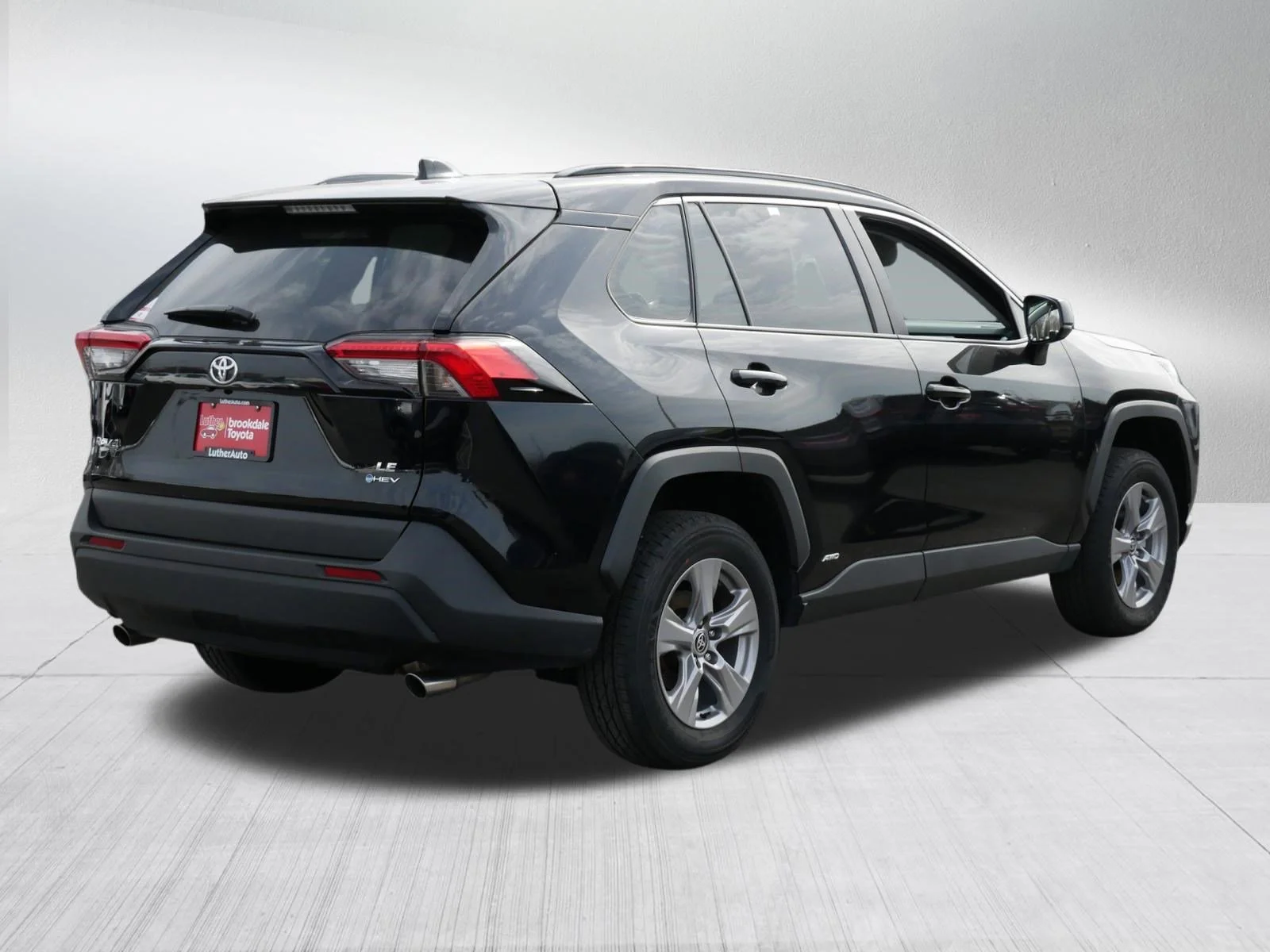 2025 Toyota RAV4 LE - Photo 7