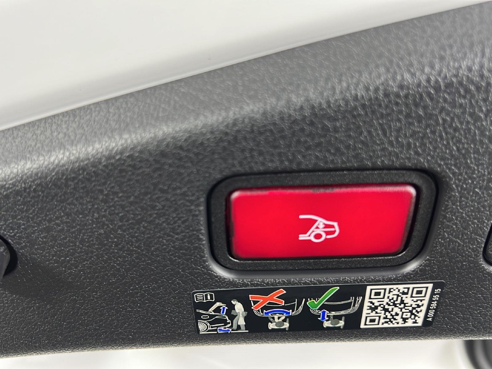 Used 2025 Polar White Mercedes-Benz CLE 300 image 35