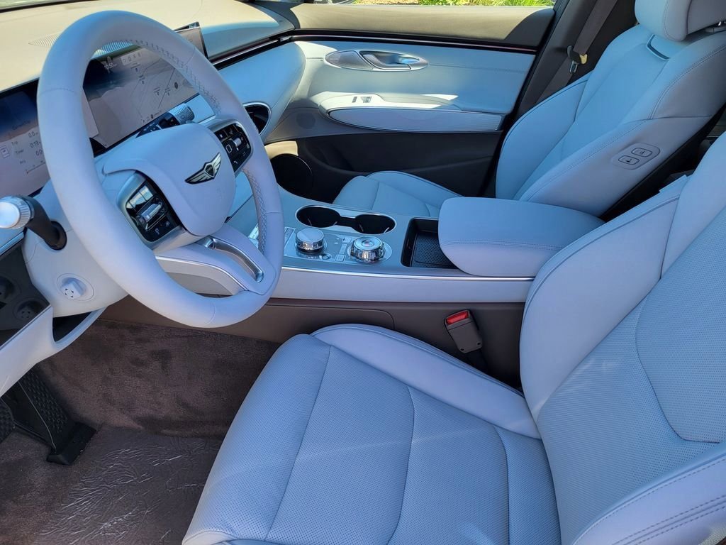 New 2026 Silver Genesis 2.5T ADVANCED image 9