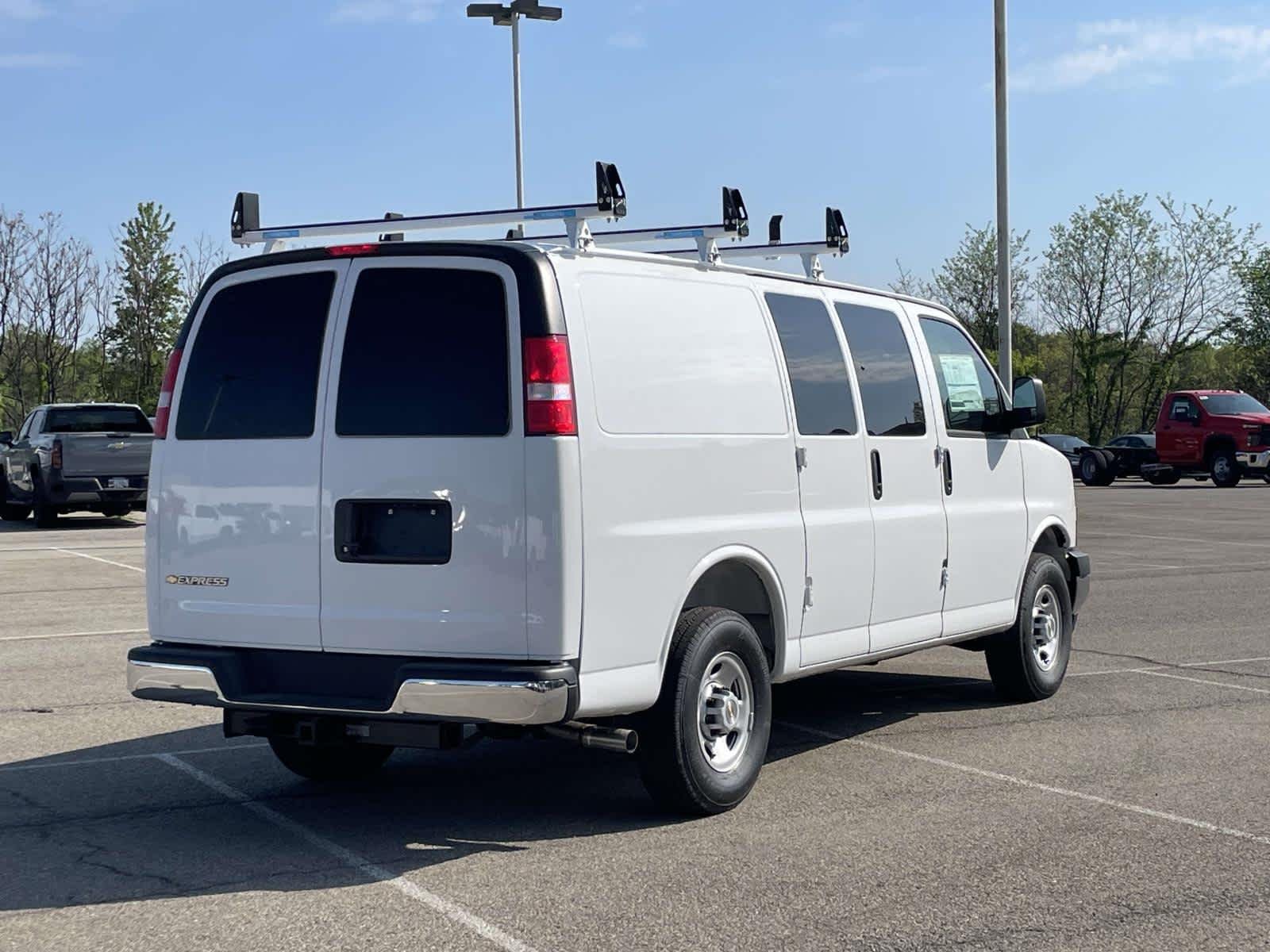 2026 Chevrolet Express Cargo Work Van - Photo 31