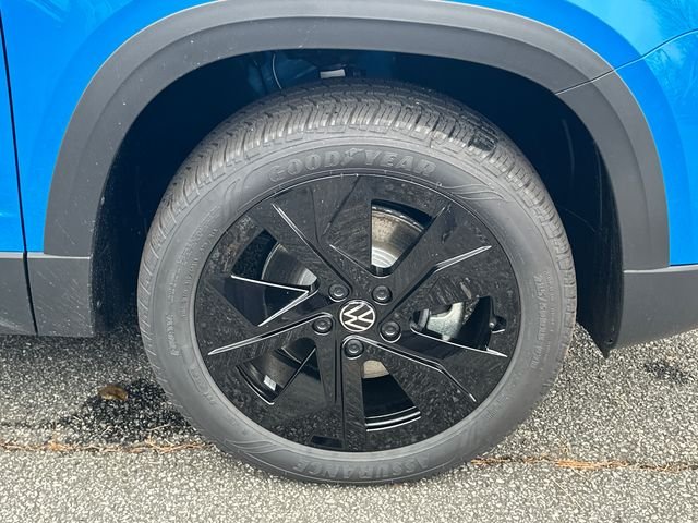 New 2026 Blue Volkswagen 1.5T SE Black image 12
