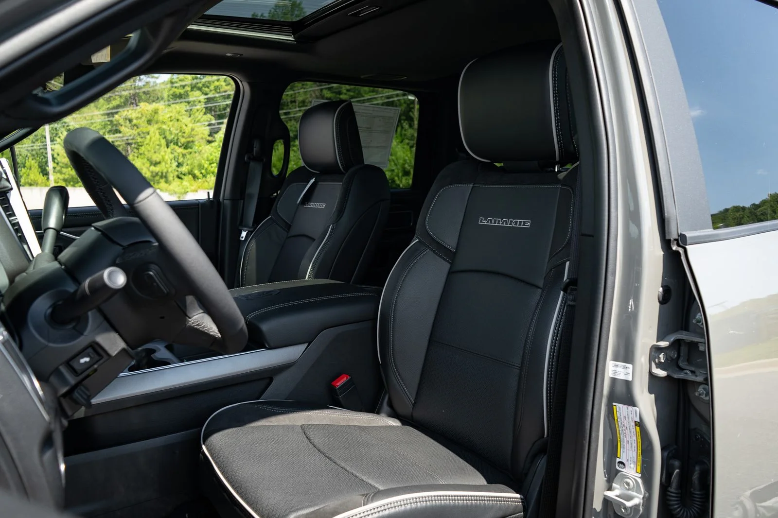 New 2026 Ceramic Gray Clear-Coat Exterior Paint RAM Laramie image 24