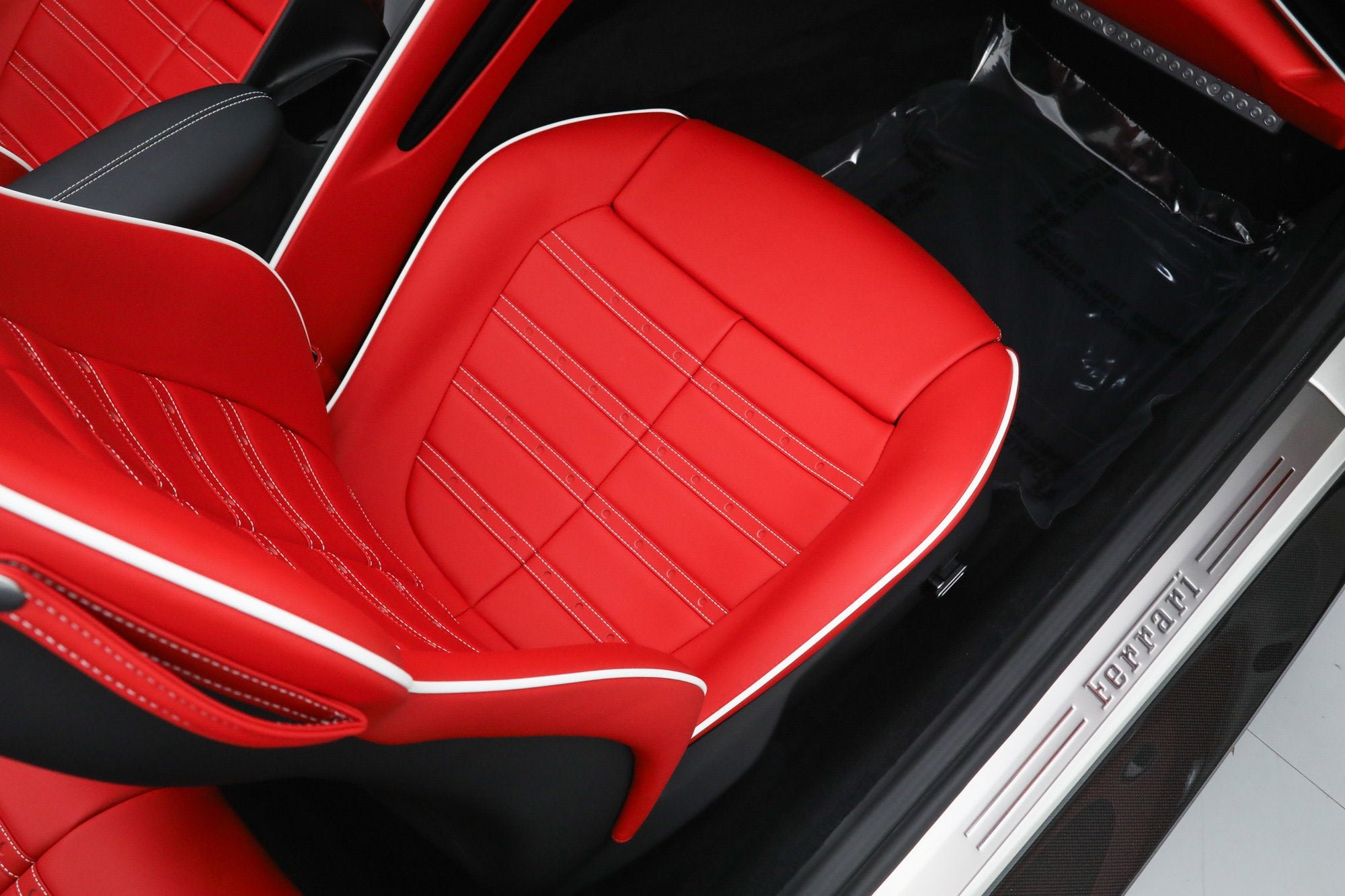 Certified Used 2025 Bianco Italia Ferrari  image 24