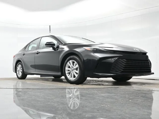 Used 2025 Midnight Black Me Toyota LE image 22