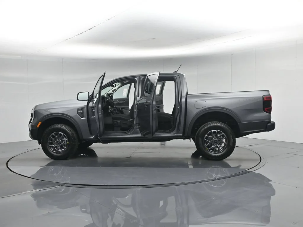 New 2026 Carbonized Gray Metallic Ford XLT image 32